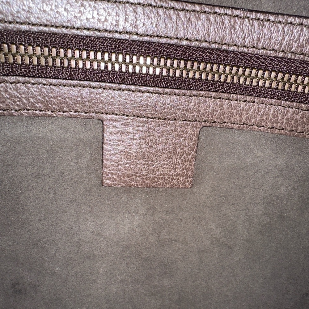 💚❤️ GUCCI ❤️💚 Bee Wristlet Clutch (RARE) - Picture 8 of 9